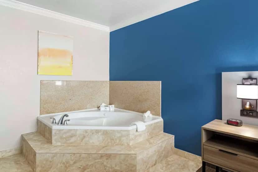 In-room hot tub at Comfort Inn & Suites Galveston Central Island near Pier in Galveston, TX