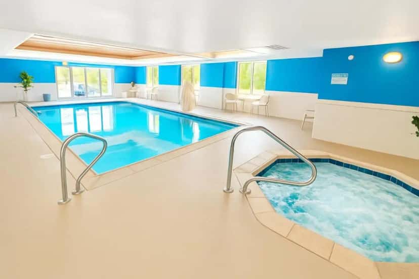 In-room hot tub at Comfort Inn & Suites Geneva West Chicago in Geneva, IL