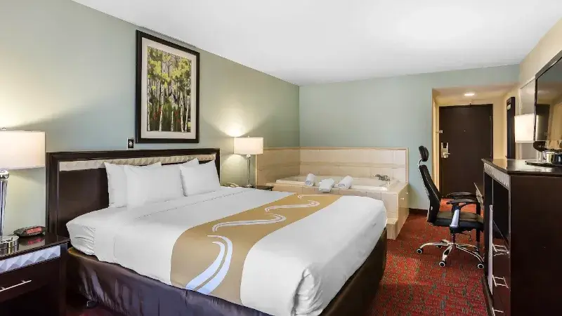Comfort Inn & Suites Irvine Spectrum hotel photo 1 in Lake Forest, California