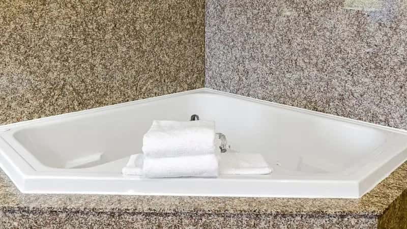 In-room hot tub at Comfort Inn & Suites Lawrence – University Area in Lawrence, KS