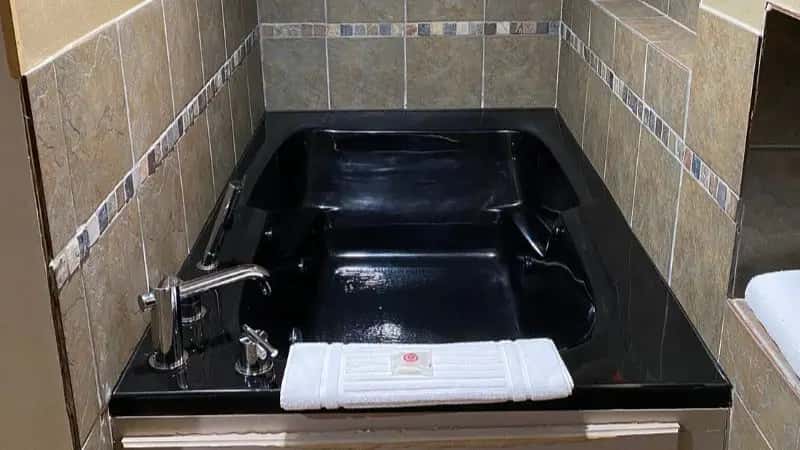 In-room hot tub at Comfort Inn & Suites Maumee – Toledo in Maumee, OH