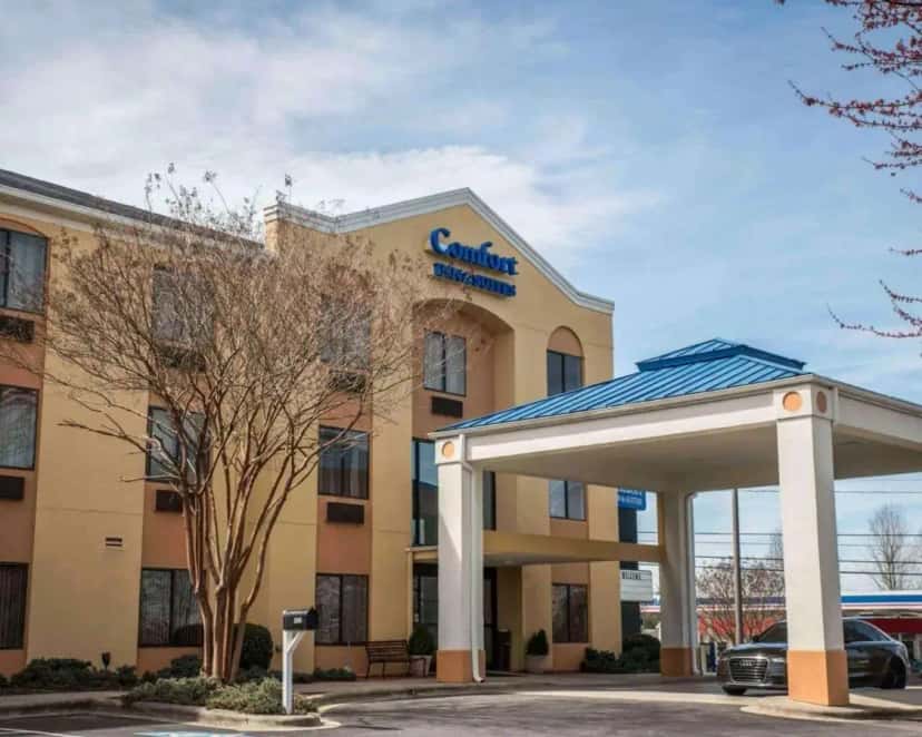 In-room hot tub at Comfort Inn & Suites Morganton in Morganton, NC