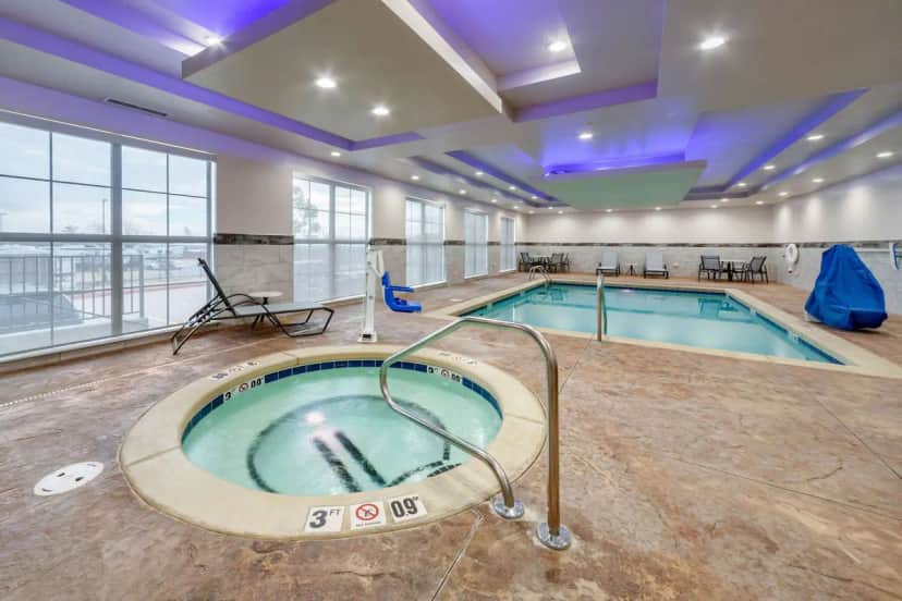 Shared indoor hot tub at Comfort Inn & Suites Oklahoma City Downtown South I-35