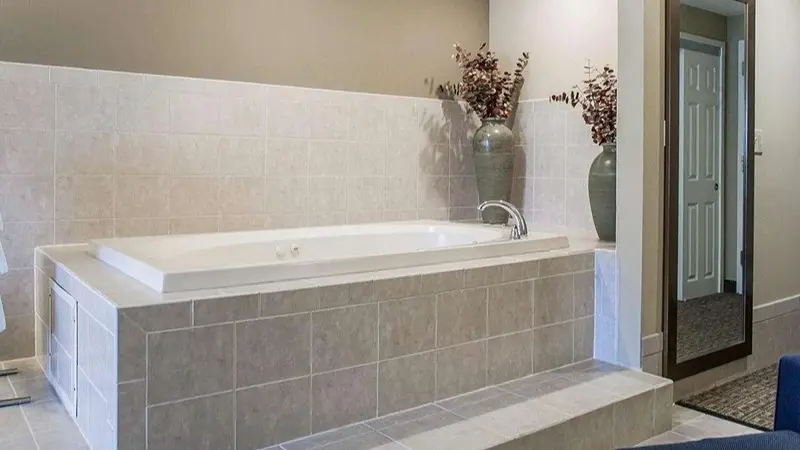 Comfort Inn & Suites Sturbridge – Brimfield hotel photo 1 in Sturbridge, Massachusetts