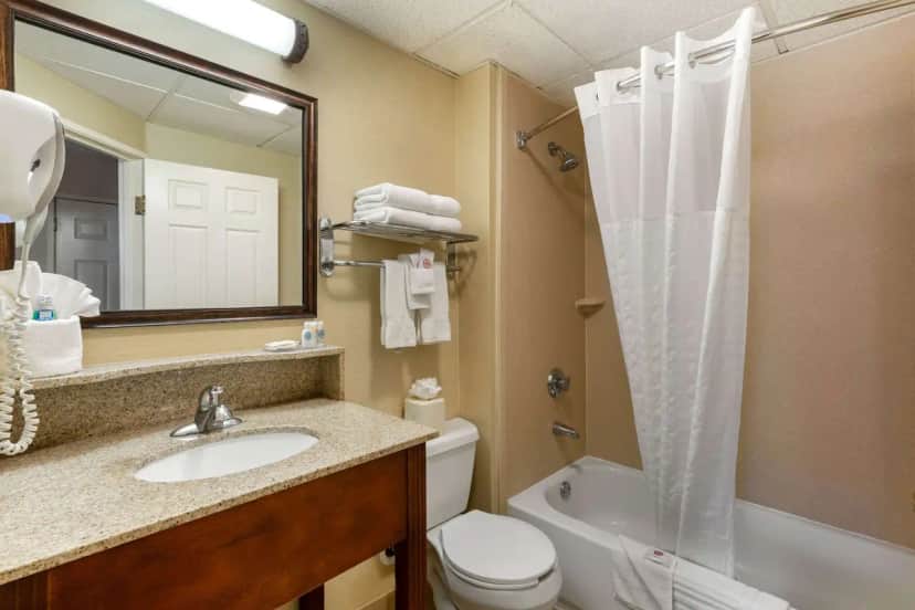Deep soaking bathtub at Comfort Inn Auburn-Worcester