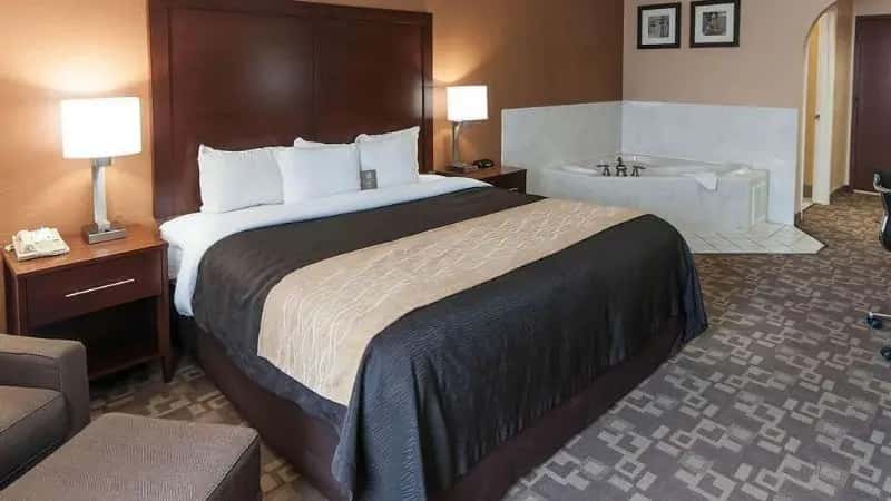 In-room hot tub at Comfort Inn Conroe in Conroe, TX