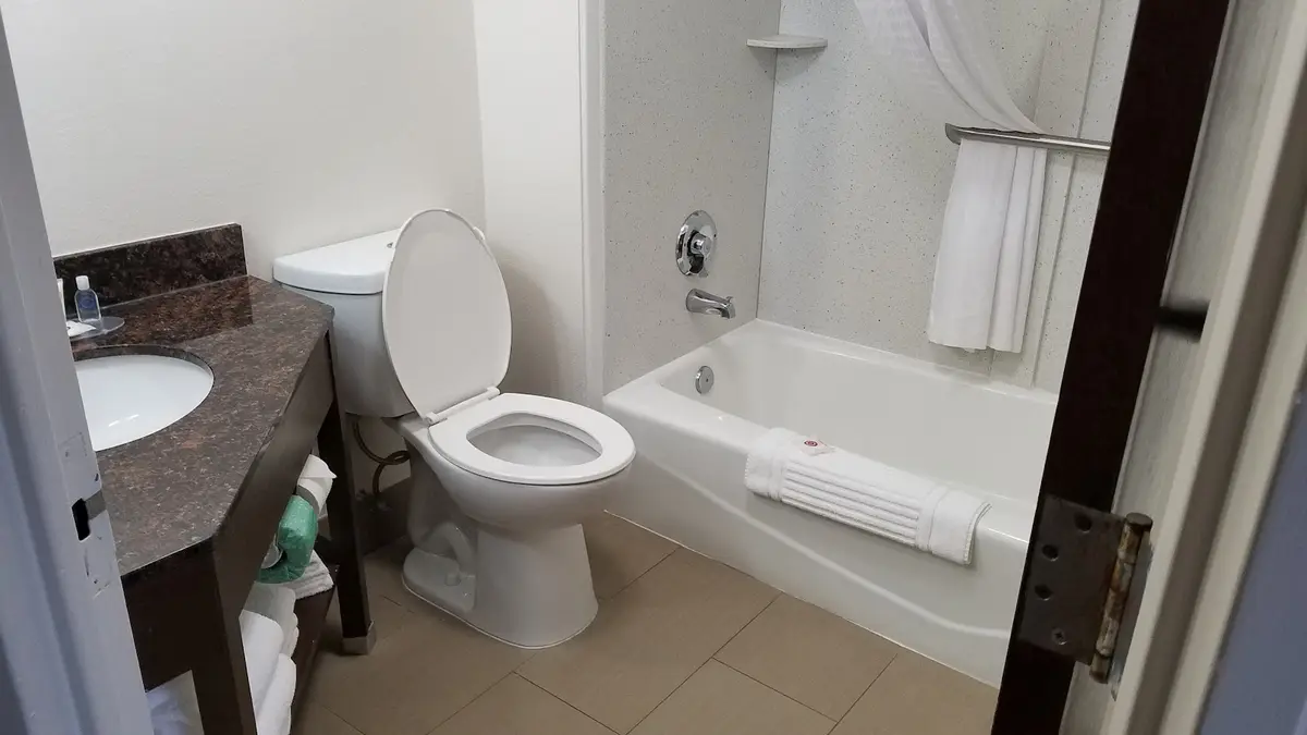 Deep soaking bathtub at Comfort Inn Downtown Charleston