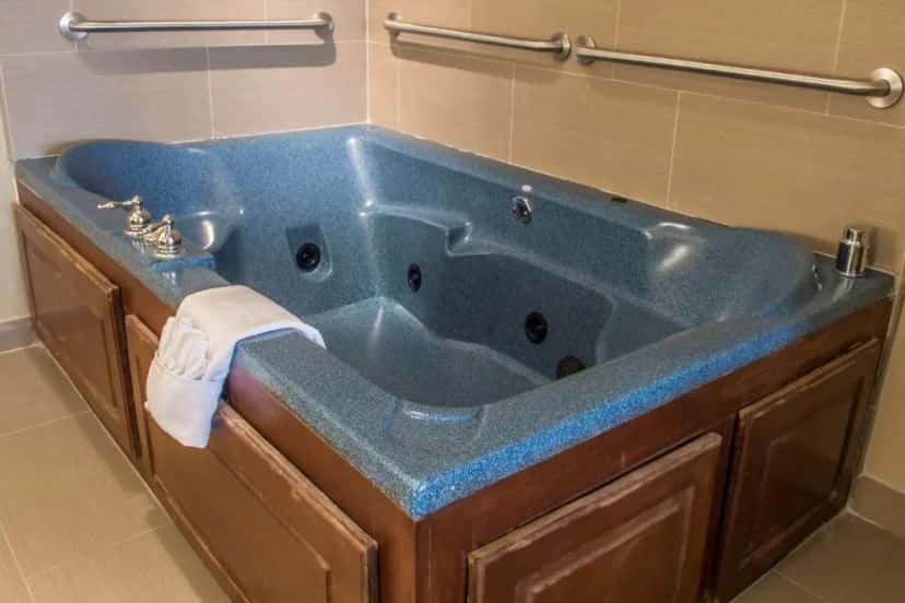 In-room hot tub at Comfort Inn Edinburg in Edinburg, TX