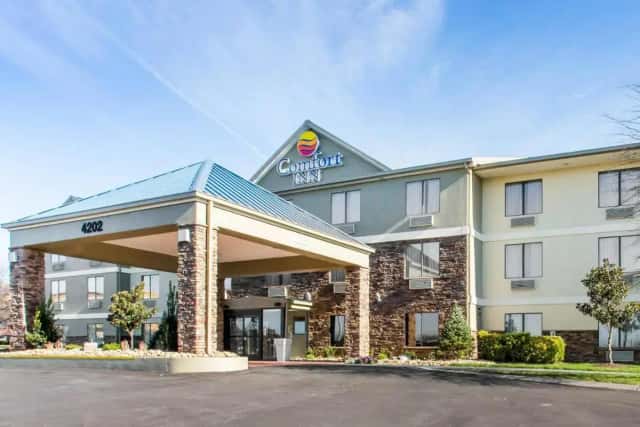 Comfort Inn Franklin Highway 96 — guest room