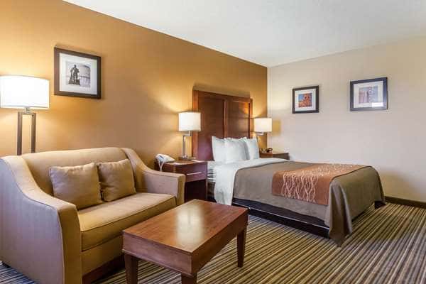 Comfort Inn - Hall of Fame — guest room