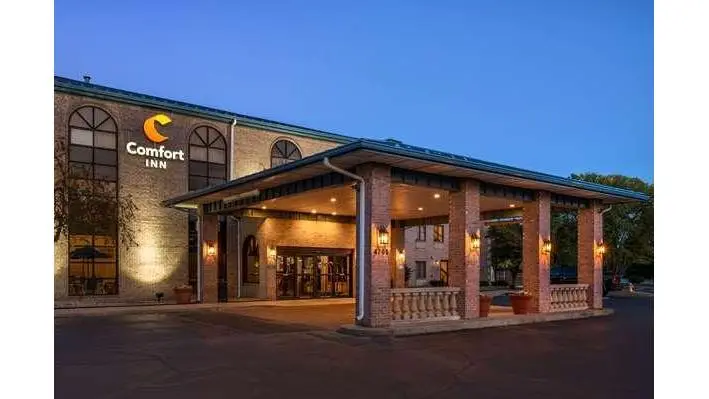 Hotels with jacuzzi in room in Lafayette