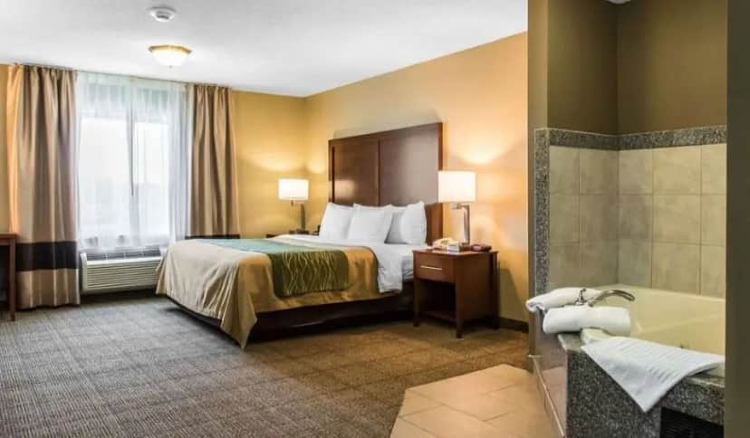 Comfort Inn Lancaster County hotel photo 1 in Columbia, Pennsylvania