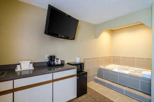 Private in-room jacuzzi at Comfort Inn Lexington