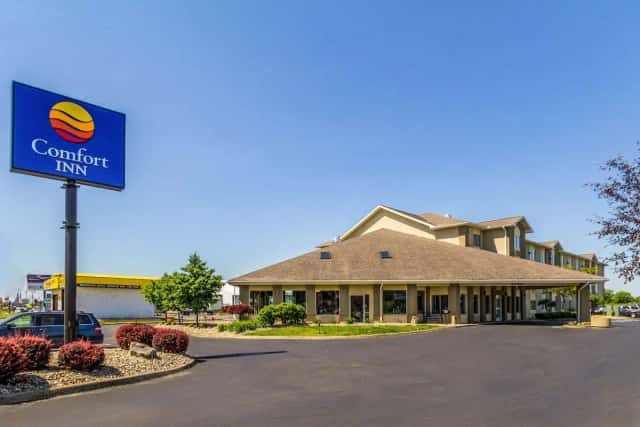Comfort Inn Norwalk Sandusky South — guest room