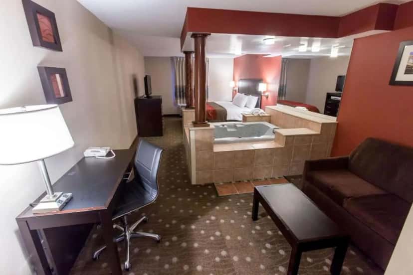 In-room hot tub at Comfort Inn Pittsburgh in Pittsburgh, PA