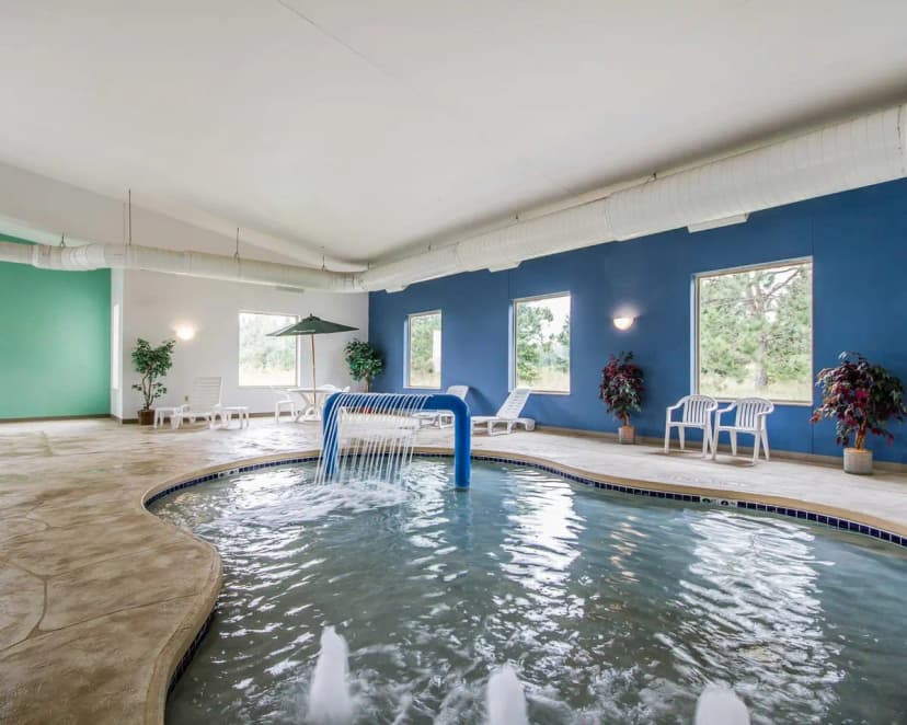 Hotels with jacuzzi in room in Waupaca