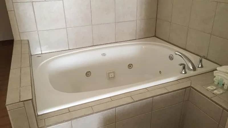 Comfort Suites Byron Warner Robins — suite