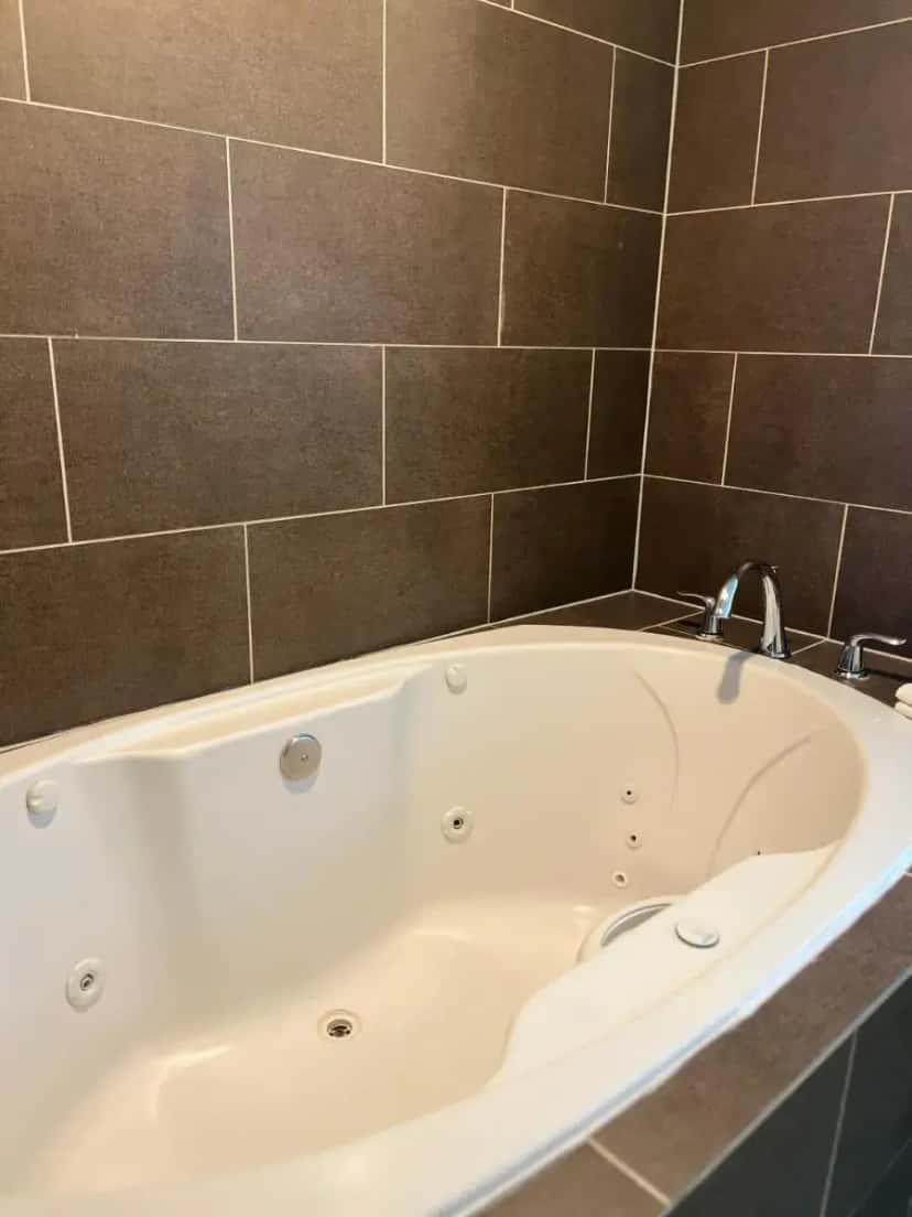 In-room hot tub at Comfort Suites Denver International Airport in Westminster, CA