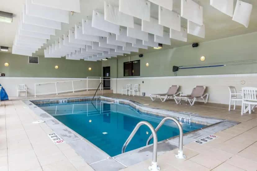 In-room jacuzzi tub at Comfort Suites in Fairview Heights, IL