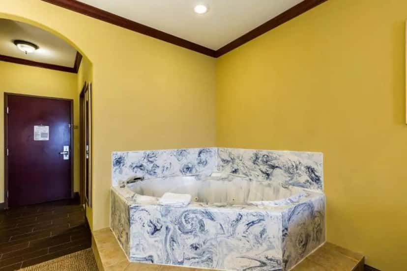 In-room hot tub at Comfort Suites Galveston in Galveston, TX