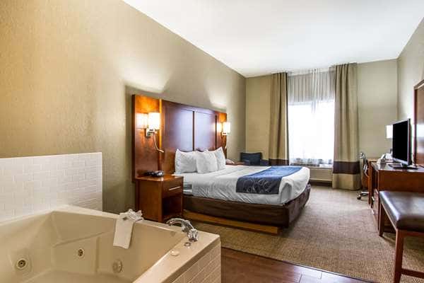 In-room jacuzzi tub at Comfort Suites Mattoon in Mattoon, IL