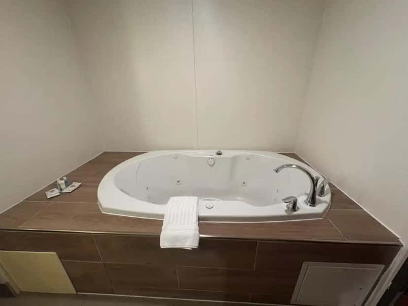 In-room hot tub at Comfort Suites Near Denver Downtown in Westminster, CA