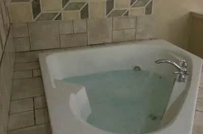 Comfort Suites NW Lakeline — suite