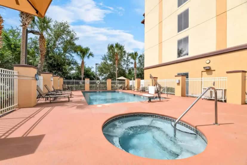 In-room hot tub at Comfort Suites Orlando Airport in Orlando, FL