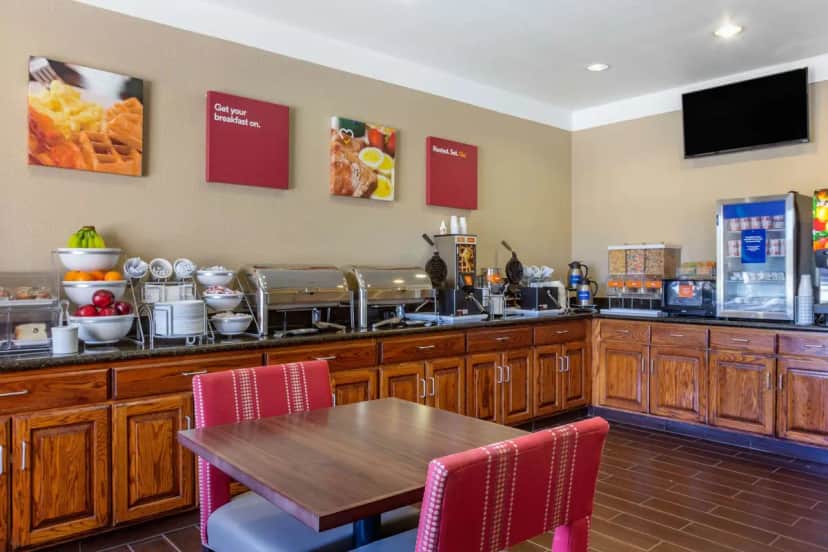 Comfort Suites Plainview — lobby