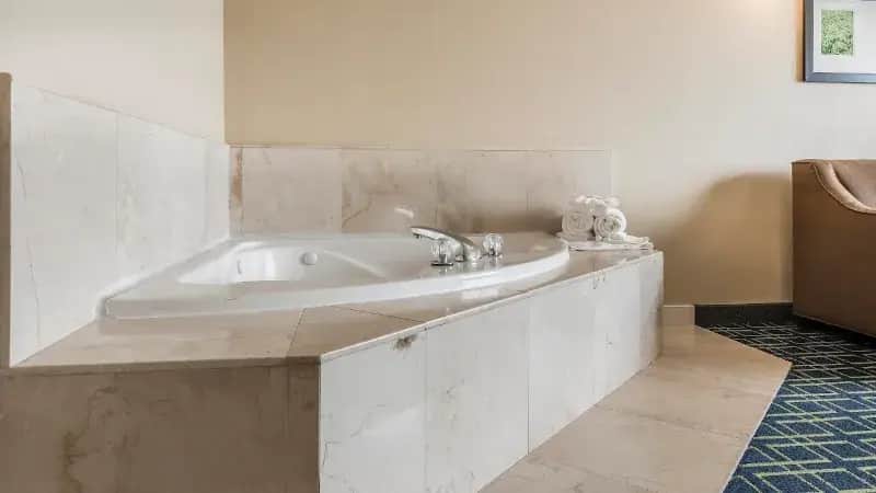 Comfort Suites Sawgrass — suite
