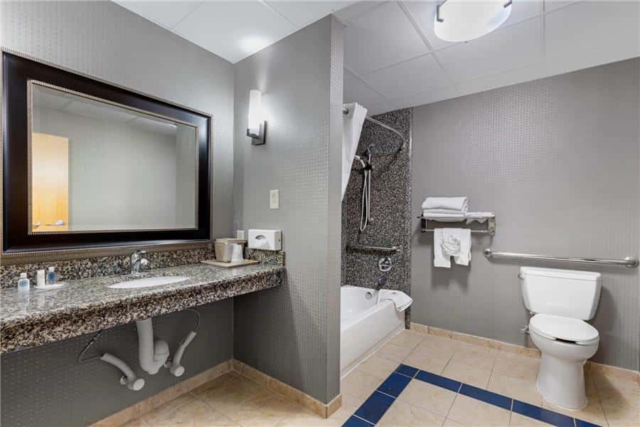 In-room jacuzzi tub at Comfort Suites Smyrna in Smyrna, TN