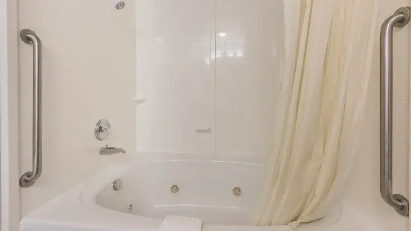 In-room hot tub at Comfort Suites St Charles – St Louis in St. Charles, MO