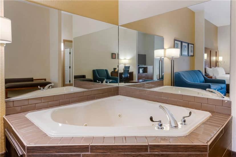 Private in-room jacuzzi at Comfort Suites The Villages
