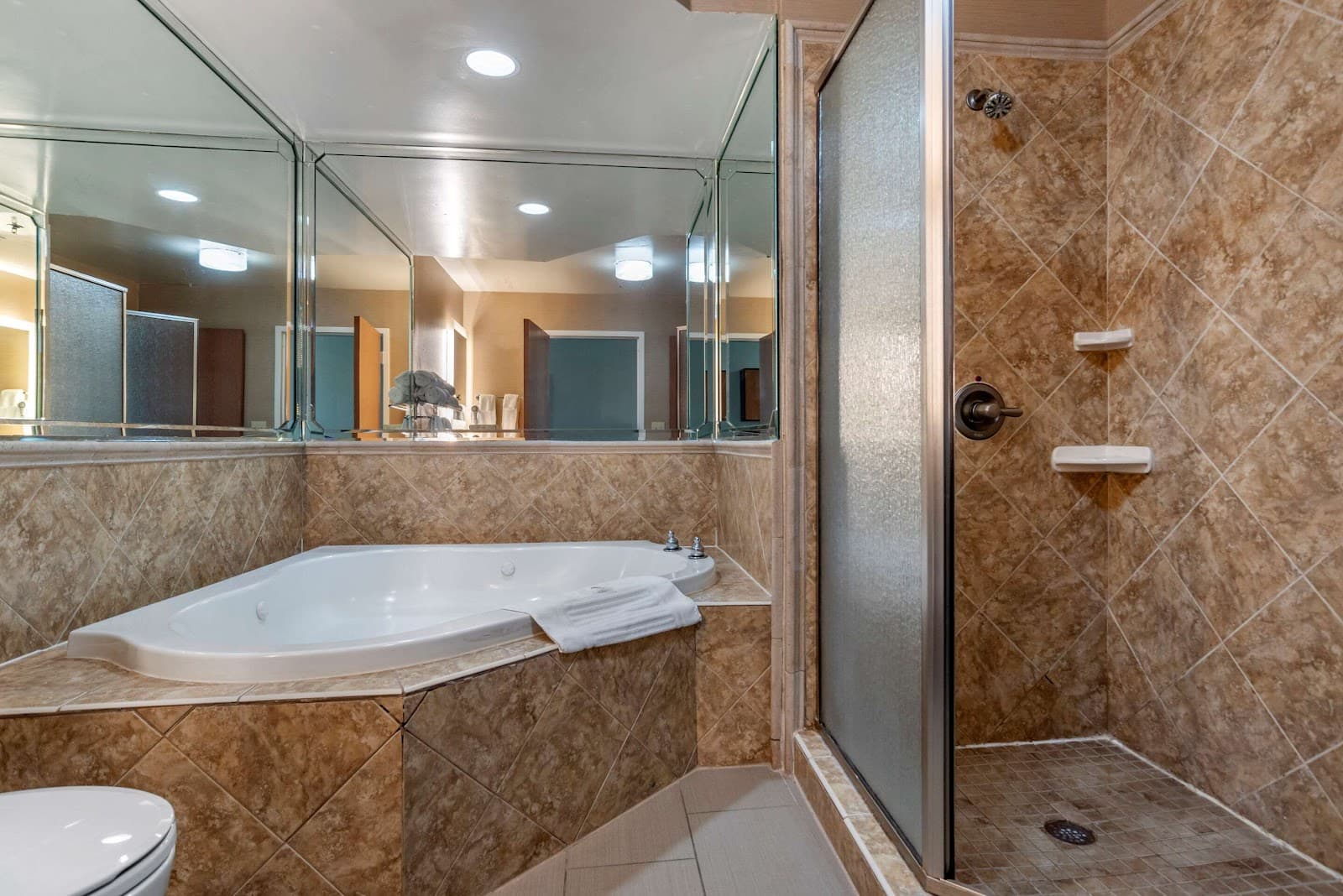 Comfort Suites