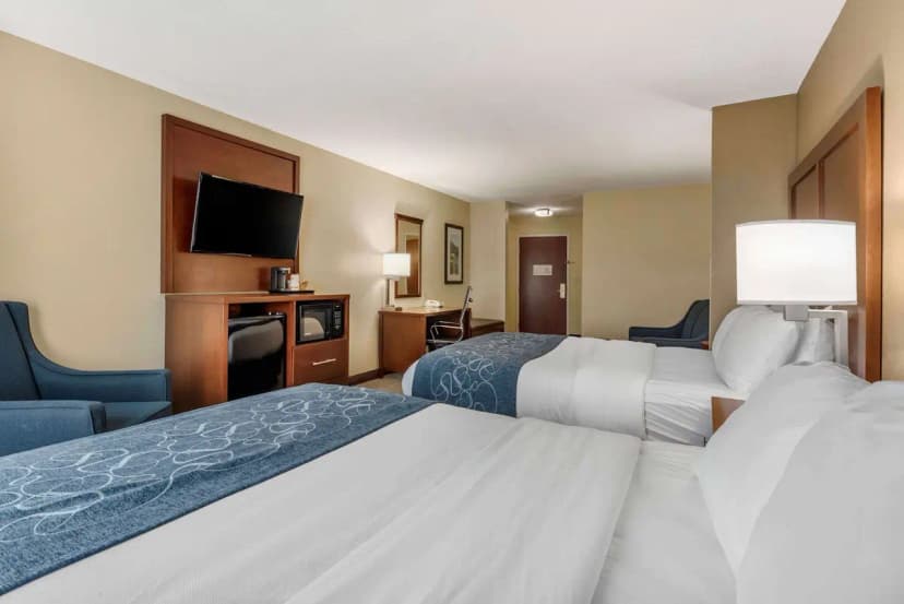Hotels with jacuzzi in room in Riverside