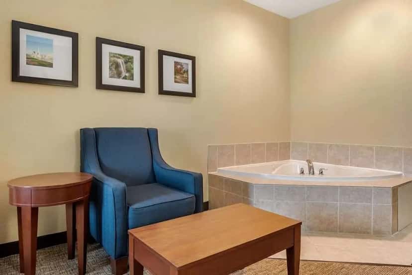 In-room hot tub at Comfort Suites Wright Patterson in Riverside, OH