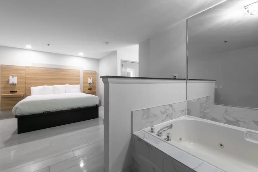 Hotels with jacuzzi in room in Toccoa