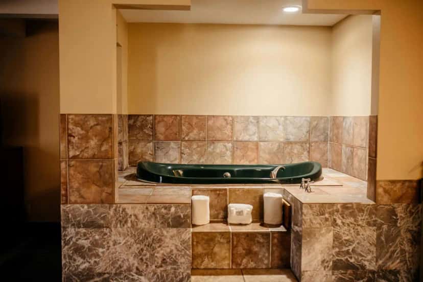 In-room hot tub at Country Inn & Suites by Radisson, Battle Creek, MI in Battle Creek, MI