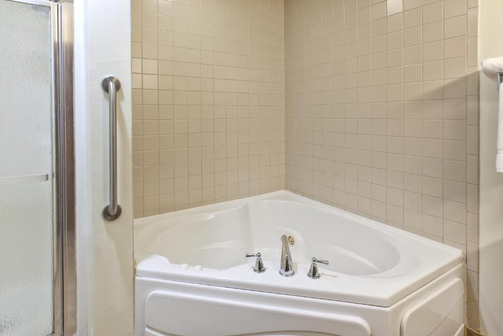 Country Inn & Suites by Radisson, Benton Harbor-St. Joseph, MI