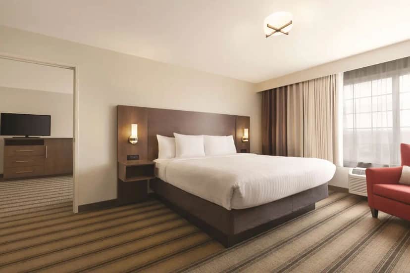 Country Inn & Suites by Radisson, Billings, MT — guest room