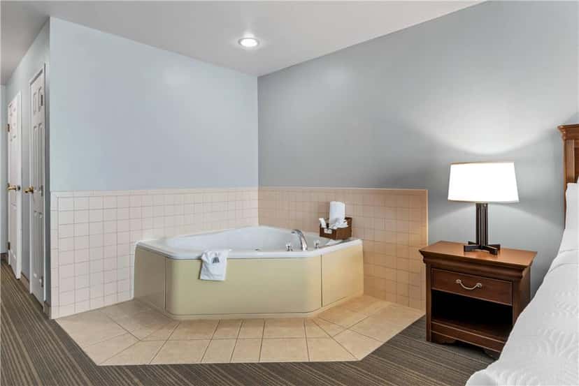 In-room hot tub at Country Inn & Suites by Radisson, Chambersburg, PA in Chambersburg, PA