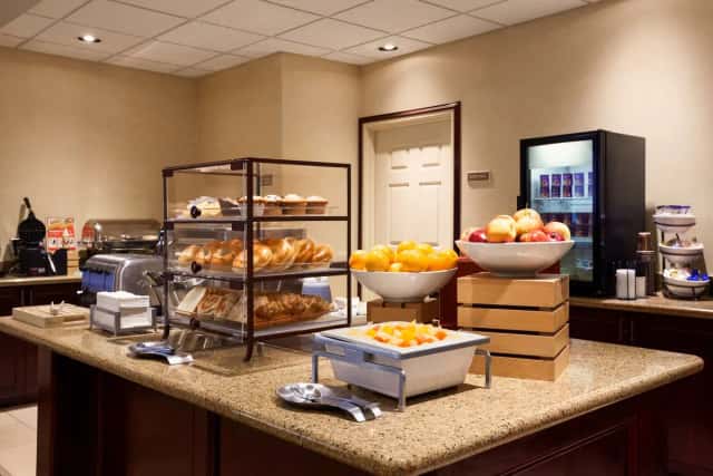 Country Inn & Suites by Radisson, College Station, TX — guest room