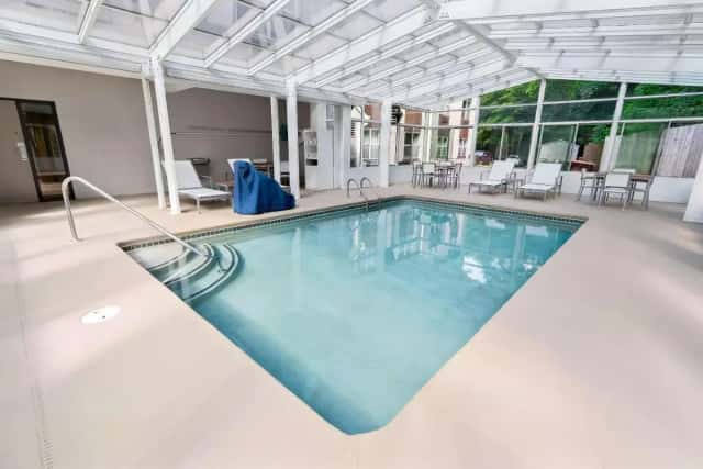 Country Inn & Suites by Radisson, Columbia, SC — guest room