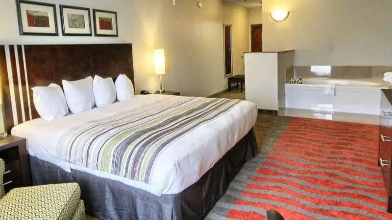 Country Inn & Suites by Radisson, Dearborn, MI hotel photo 1 in Dearborn, Michigan