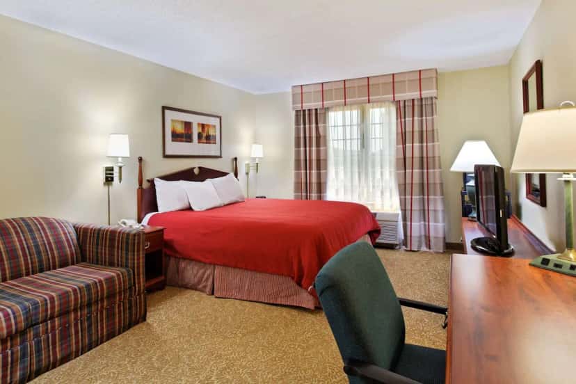 In-room jacuzzi tub at Country Inn & Suites by Radisson, Elgin, IL in Elgin, IL