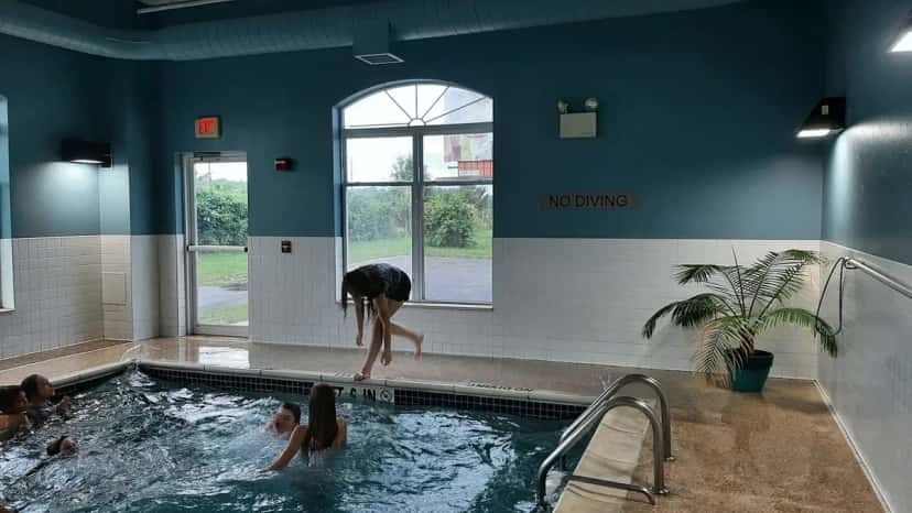 In-room hot tub at Country Inn & Suites by Radisson, Harrisburg West, PA in Mechanicsburg, PA