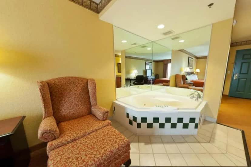 Private in-room jacuzzi tub in the King Room with Spa Bath at Country Inn & Suites by Radisson, Hot Springs, AR