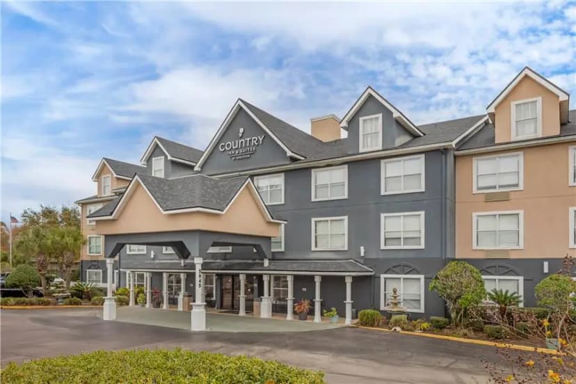 Hotels with jacuzzi in room in Jacksonville