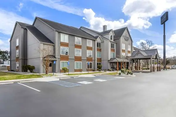Country Inn & Suites by Radisson, Savannah I-95 North, GA — exterior