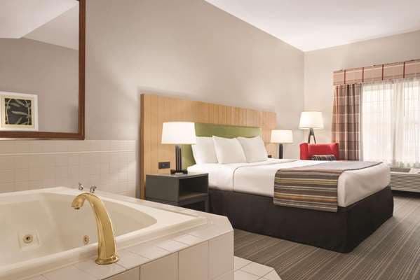 Hotels in Schaumburg with a jacuzzi in the room